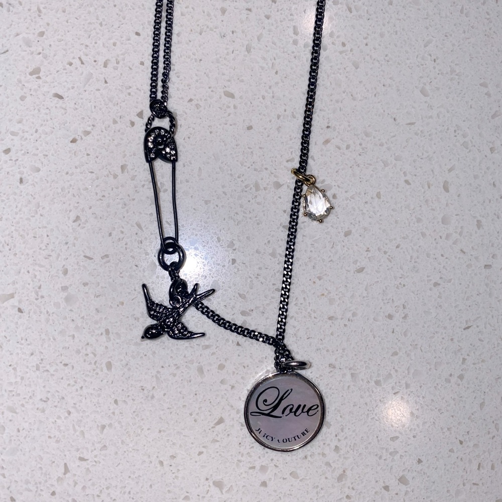 Juicy Couture necklace 🦋🌼